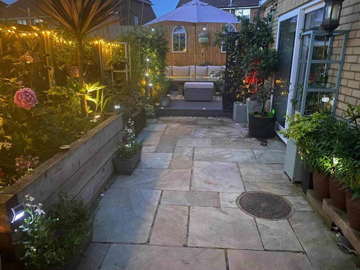 Secret Gem 1 Bed Garden Flat Private Luxury Hot Tub Appartement Bournemouth Buitenkant foto
