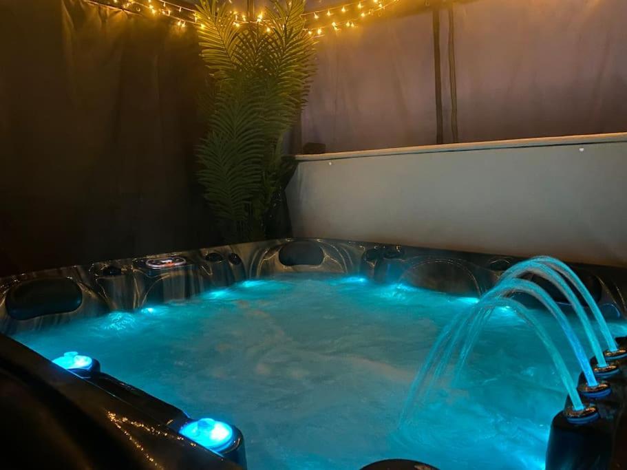 Secret Gem 1 Bed Garden Flat Private Luxury Hot Tub Appartement Bournemouth Buitenkant foto