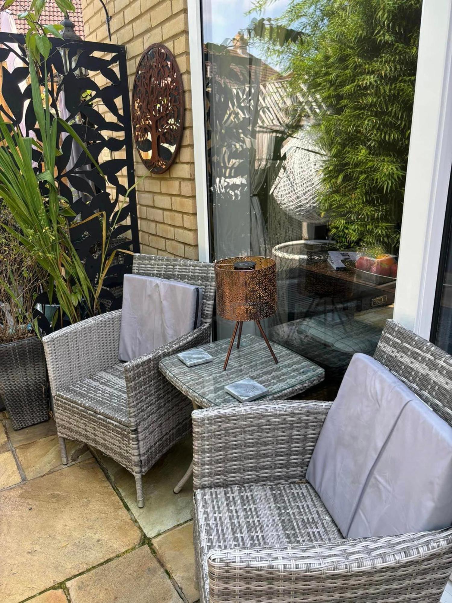 Secret Gem 1 Bed Garden Flat Private Luxury Hot Tub Appartement Bournemouth Buitenkant foto