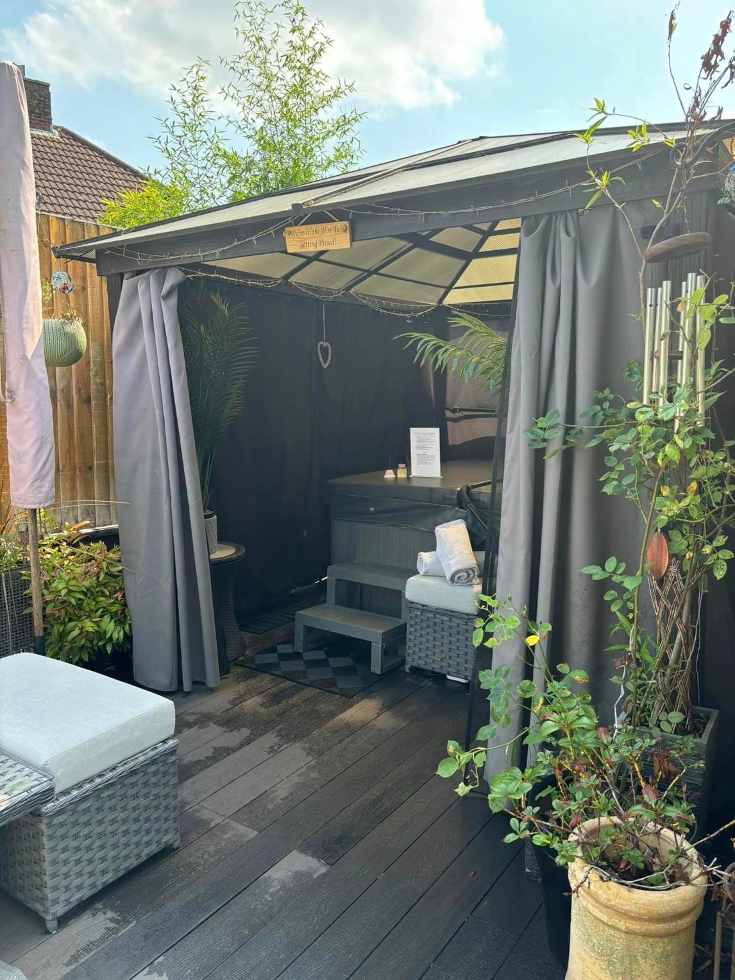 Secret Gem 1 Bed Garden Flat Private Luxury Hot Tub Appartement Bournemouth Buitenkant foto