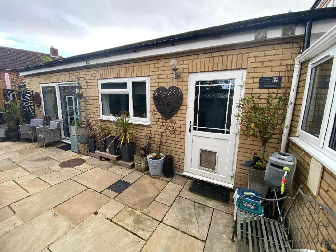 Secret Gem 1 Bed Garden Flat Private Luxury Hot Tub Appartement Bournemouth Buitenkant foto
