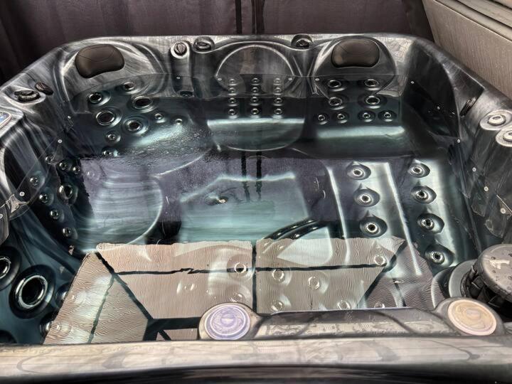 Secret Gem 1 Bed Garden Flat Private Luxury Hot Tub Appartement Bournemouth Buitenkant foto