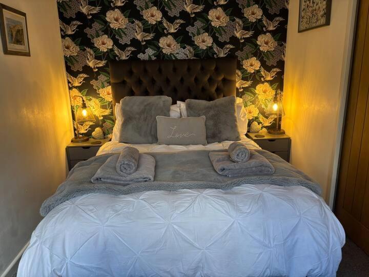 Secret Gem 1 Bed Garden Flat Private Luxury Hot Tub Appartement Bournemouth Buitenkant foto